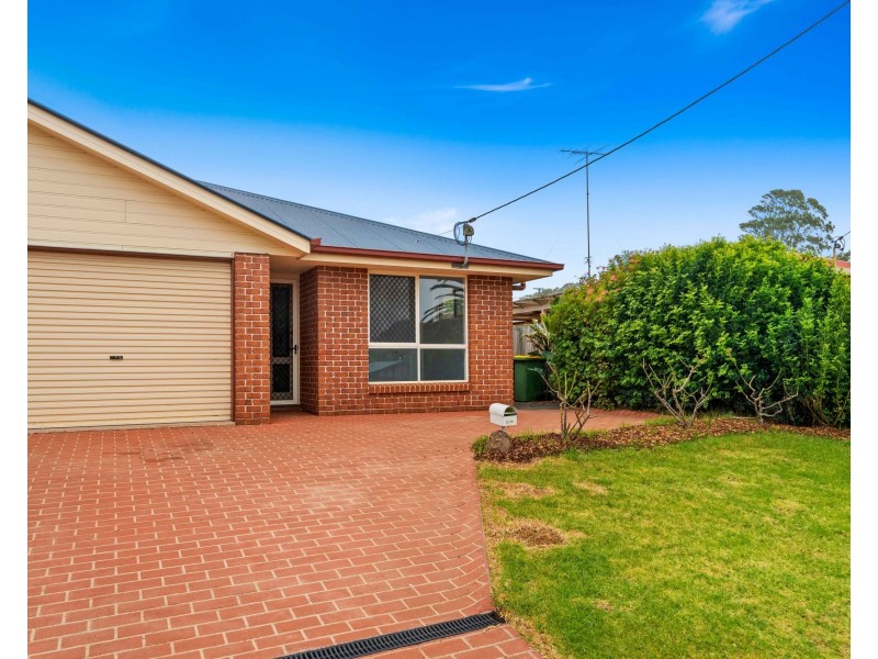 Unit 2/76 Platz Street, Darling Heights QLD 4350