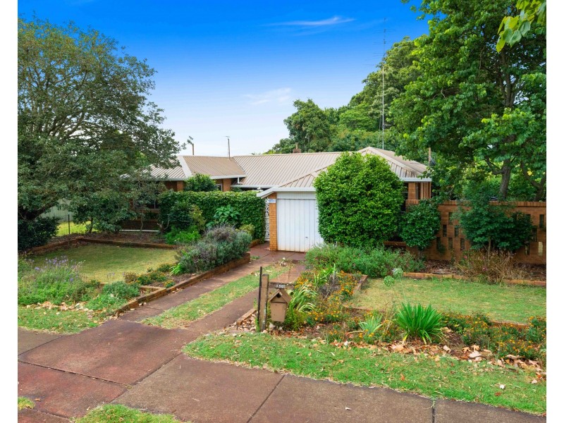 359 Hume Street, South Toowoomba QLD 4350