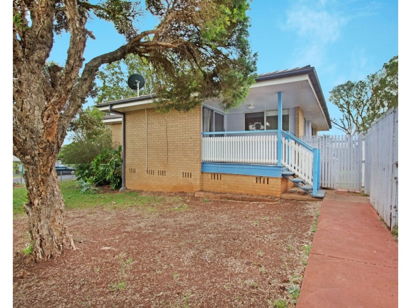 8 Kenora Court, Rockville QLD 4350