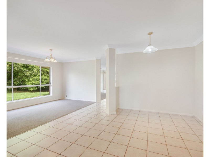 6 Kerry Close, Middle Ridge QLD 4350