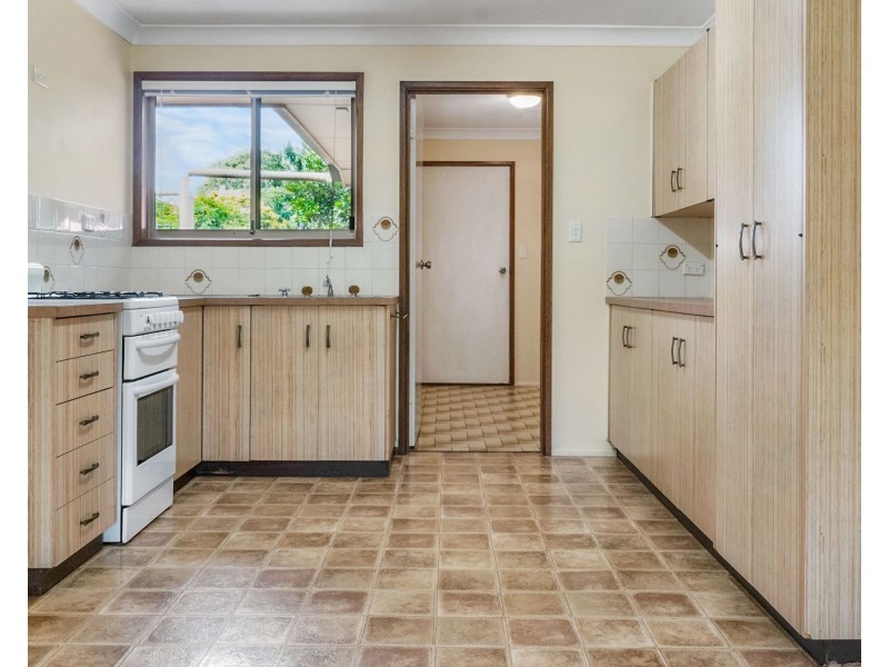 Unit 2/6 Begonia Court, Centenary Heights QLD 4350