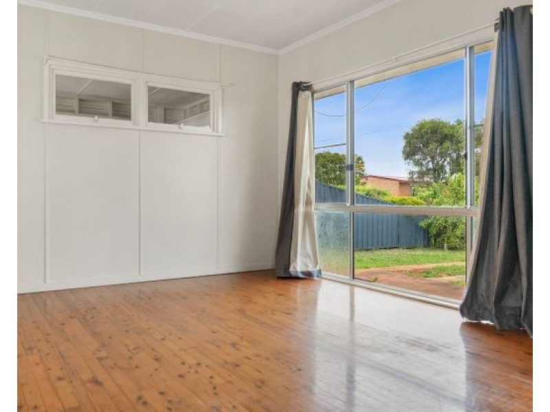 11 McCafferty Street, Wilsonton QLD 4350