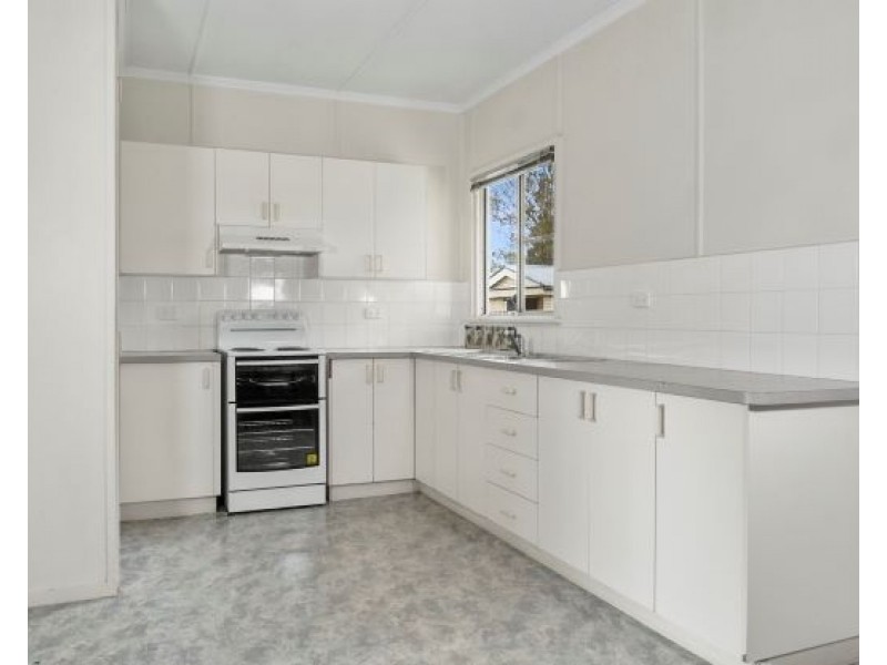 11 McCafferty Street, Wilsonton QLD 4350