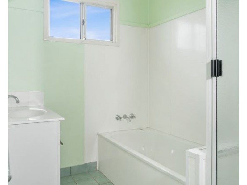 11 McCafferty Street, Wilsonton QLD 4350