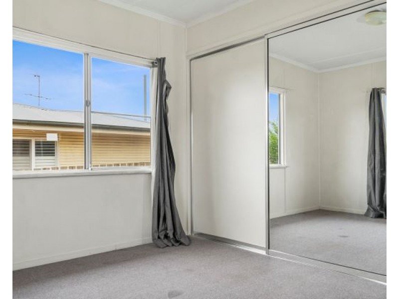 11 McCafferty Street, Wilsonton QLD 4350