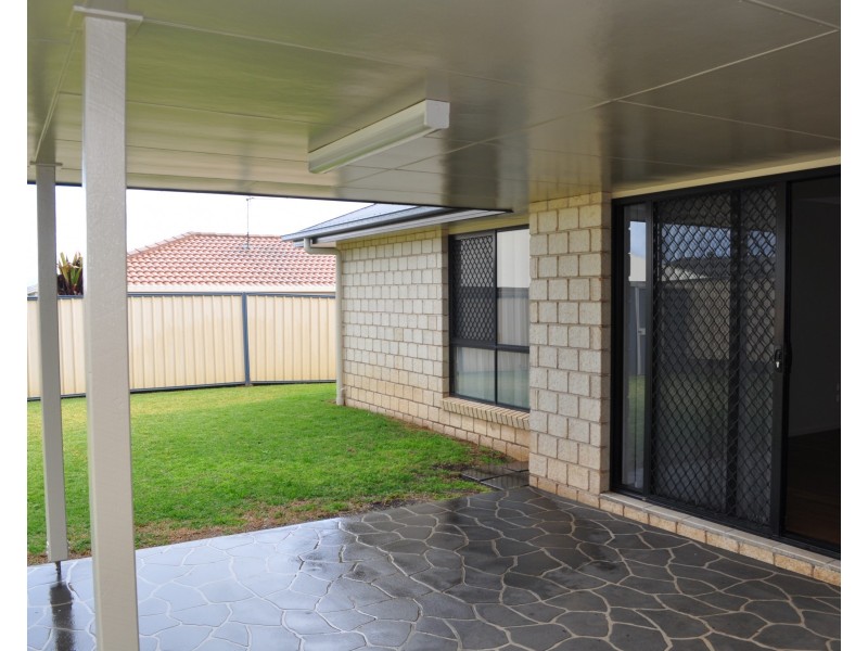4 Patron Court, Glenvale QLD 4350