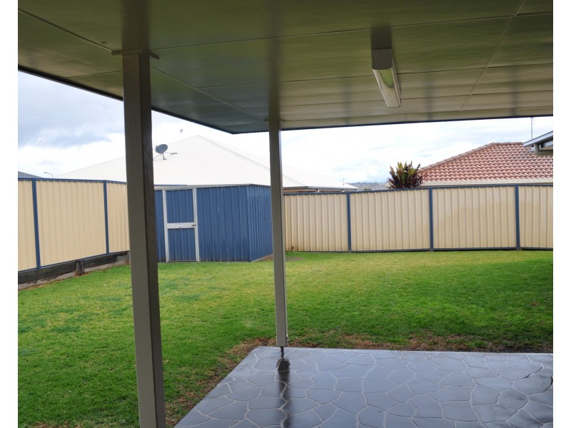 4 Patron Court, Glenvale QLD 4350