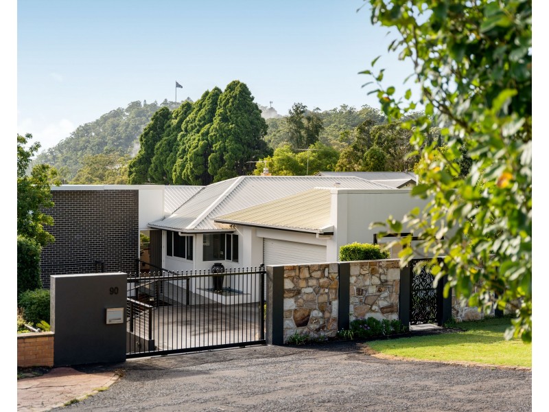 90 Tourist Road, Rangeville QLD 4350