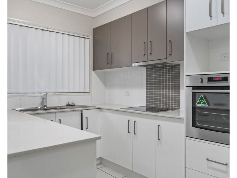 Unit 2/11 Obrien Street, Harlaxton QLD 4350