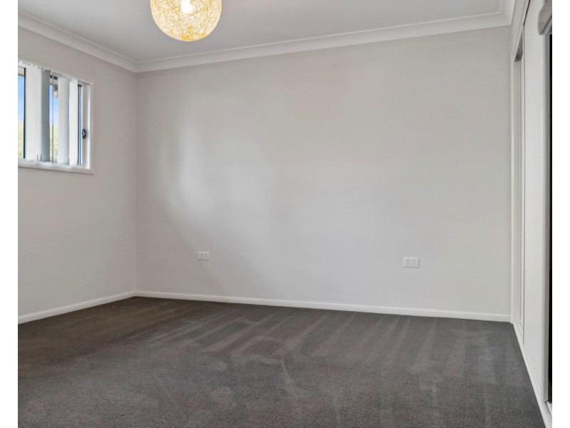 Unit 2/11 Obrien Street, Harlaxton QLD 4350