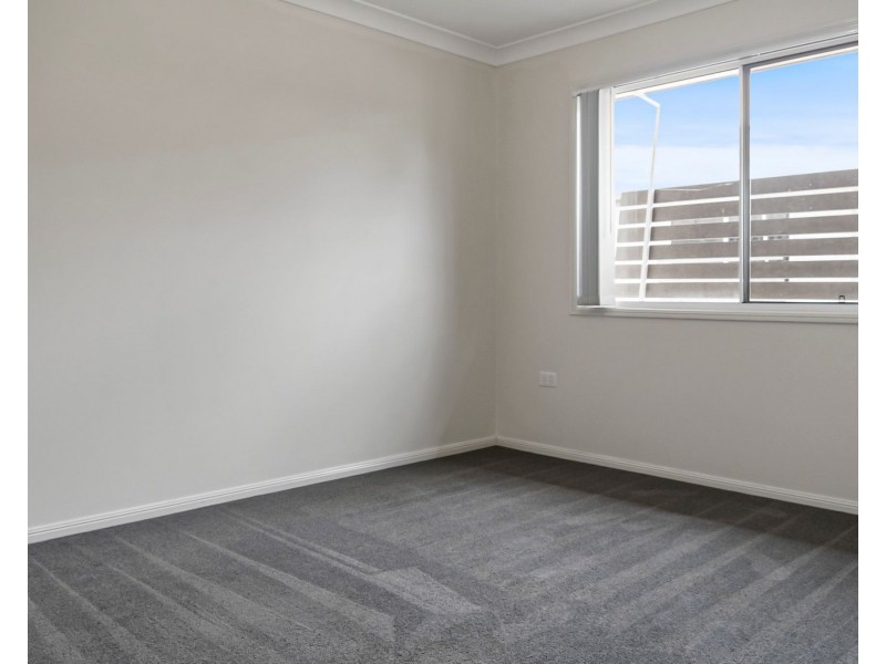 Unit 2/11 Obrien Street, Harlaxton QLD 4350