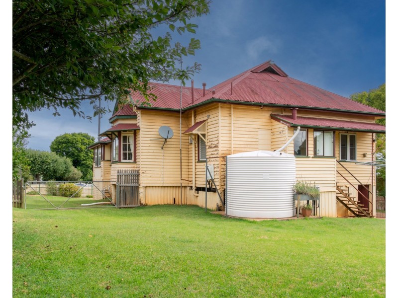 87 Jellicoe Street, North Toowoomba QLD 4350