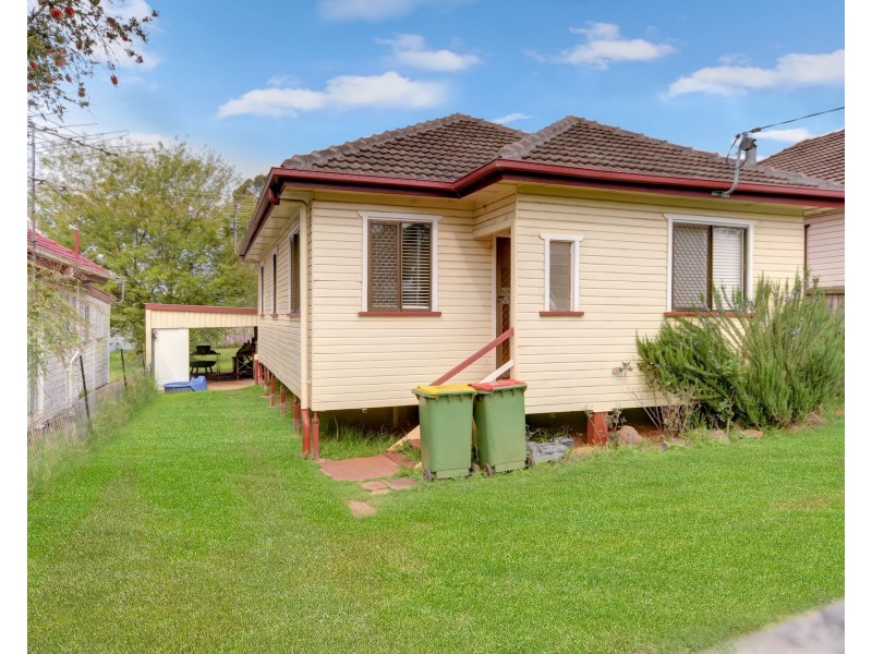 6 Dodd Street, Newtown QLD 4350