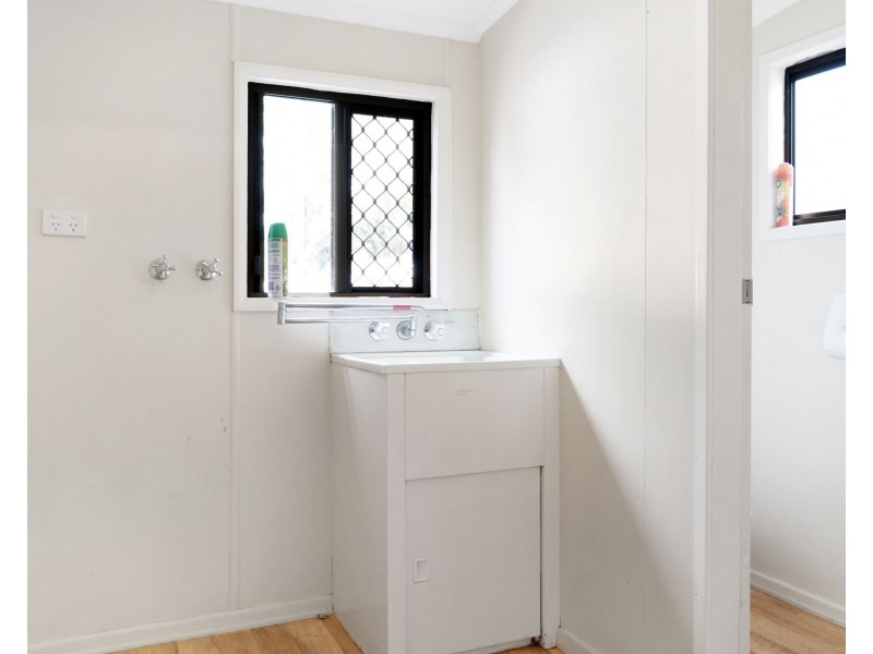 6 Dodd Street, Newtown QLD 4350