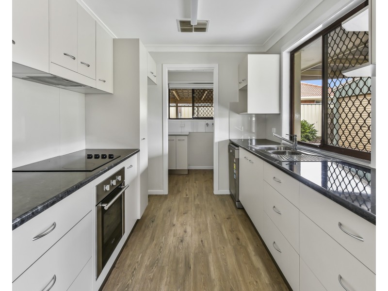 8 Ulm Court, Wilsonton QLD 4350