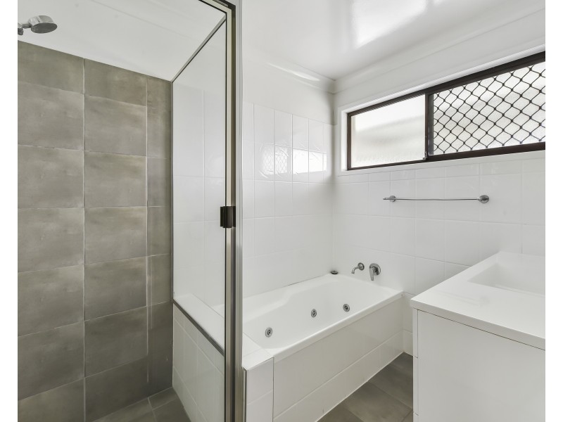 8 Ulm Court, Wilsonton QLD 4350