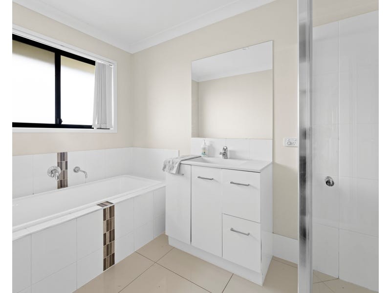 17 Arwon Street, Wyreema QLD 4352