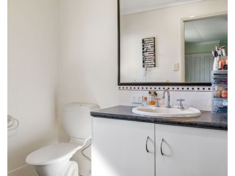 4 Chifley Court, Middle Ridge QLD 4350