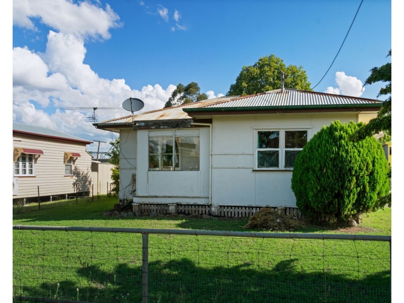 217 Bridge Street, Oakey QLD 4401