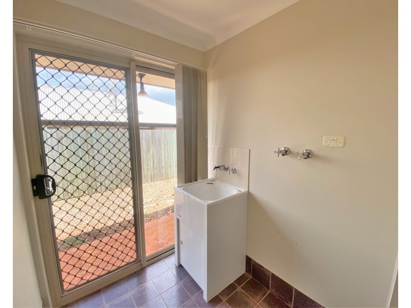 84 Aberdeen Street, Rangeville QLD 4350