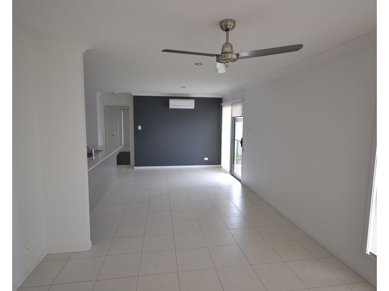 Unit 2/10 Preston Court, Glenvale QLD 4350