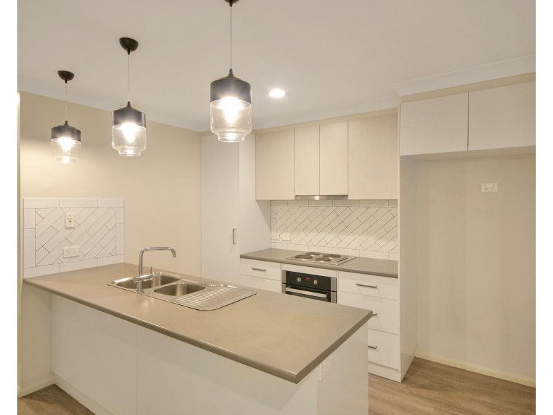 3 Peony Lane, Glenvale QLD 4350