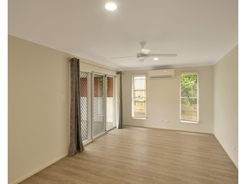 3 Peony Lane, Glenvale QLD 4350