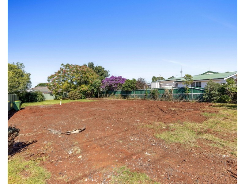 28 Welcombe Avenue, Rockville QLD 4350