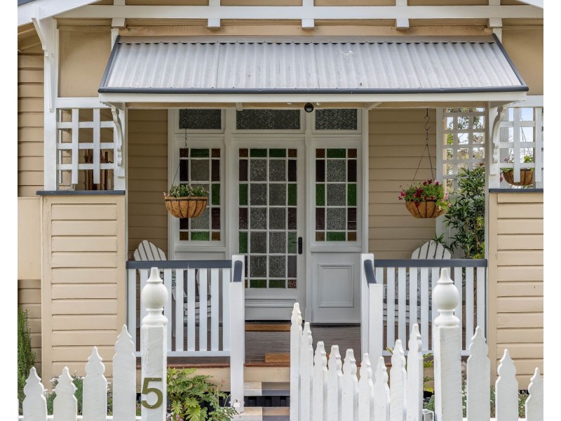 5 Louisa Street, South Toowoomba QLD 4350