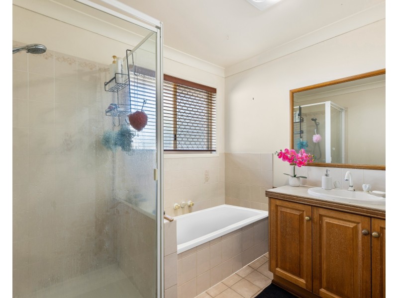 3 Blueberry Ash Court, Glenvale QLD 4350