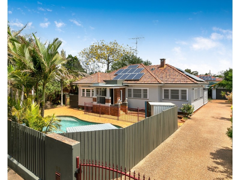 52 Taylor Street, Newtown QLD 4350