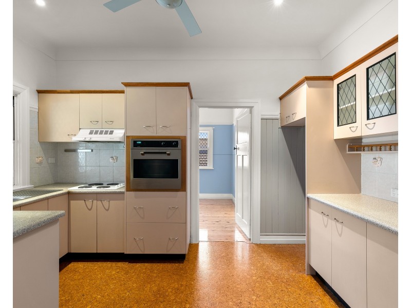 52 Taylor Street, Newtown QLD 4350