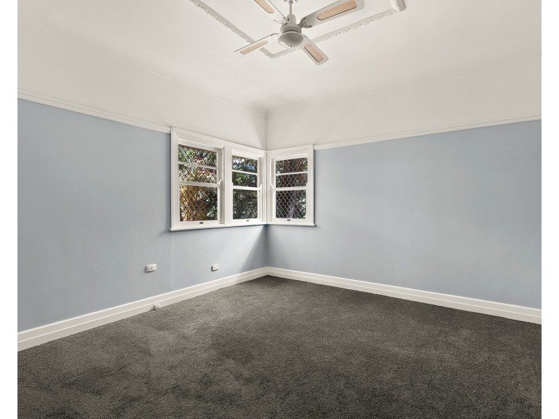 52 Taylor Street, Newtown QLD 4350