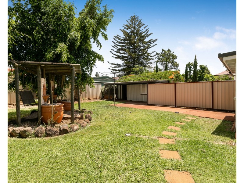 52 Taylor Street, Newtown QLD 4350