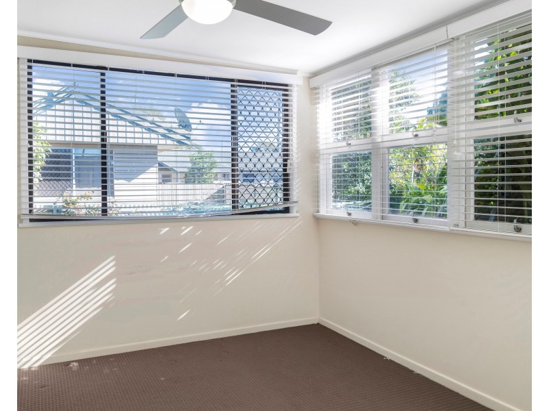 27 Hursley Road, Newtown QLD 4350