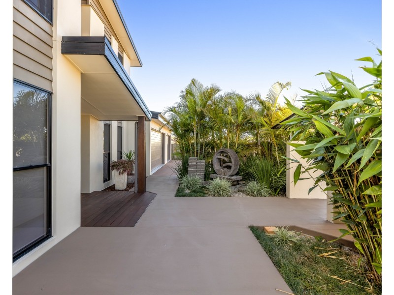 5 McCallum Court, Middle Ridge QLD 4350