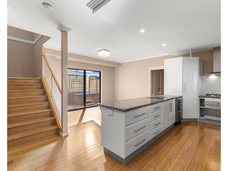 5 McCallum Court, Middle Ridge QLD 4350