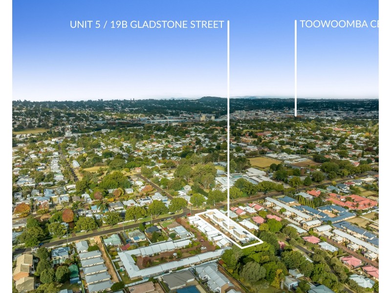 Unit 5/19B Gladstone Street, Newtown QLD 4350