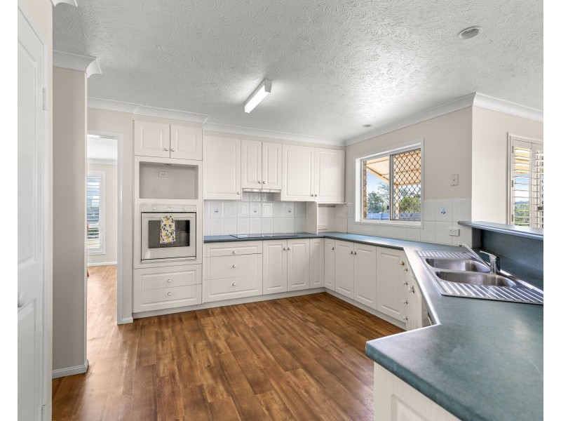 17 Calim Street, Cotswold Hills QLD 4350