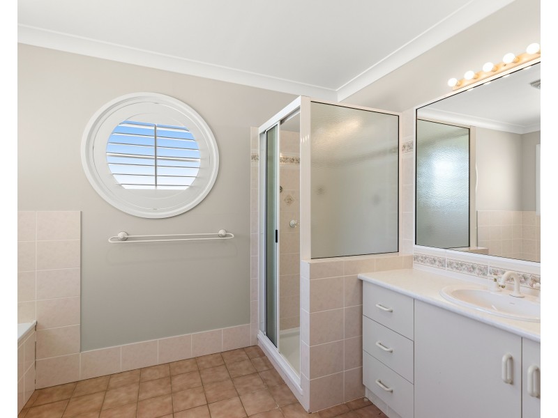 17 Calim Street, Cotswold Hills QLD 4350