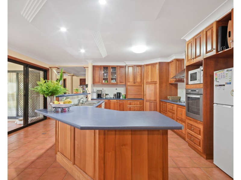 5 Catalina Drive, Wilsonton Heights QLD 4350