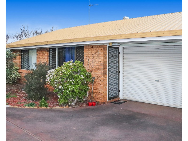 Unit 2/102 Alderley Street, Rangeville QLD 4350