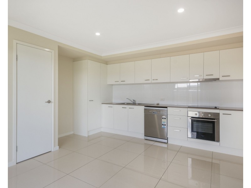 Unit 2/25 Weebah Place, Cambooya QLD 4358