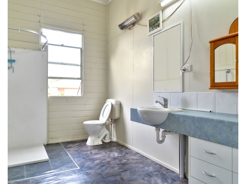 36 Railway Street, Pittsworth QLD 4356