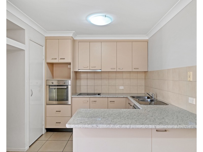 Unit 11/16 Anzac Avenue, Newtown QLD 4350