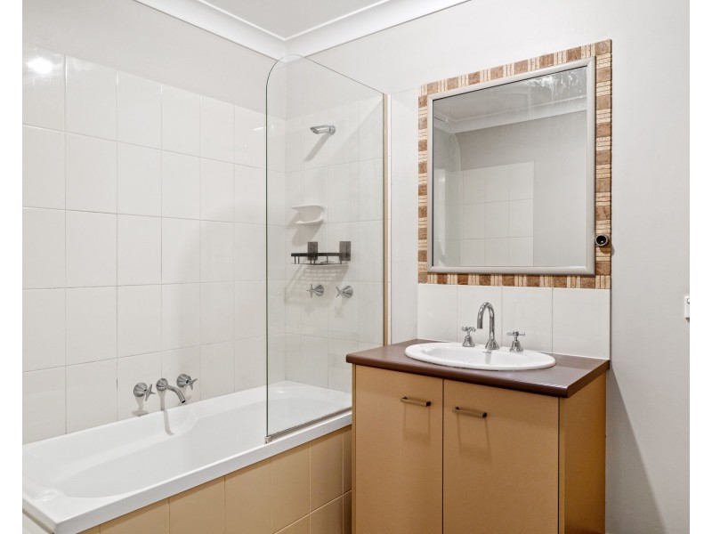 Unit 11/16 Anzac Avenue, Newtown QLD 4350