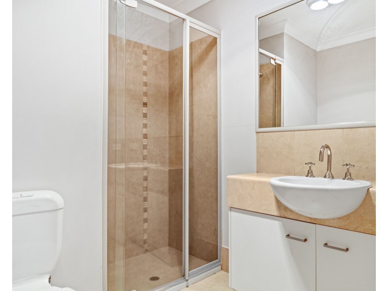 Unit 11/16 Anzac Avenue, Newtown QLD 4350