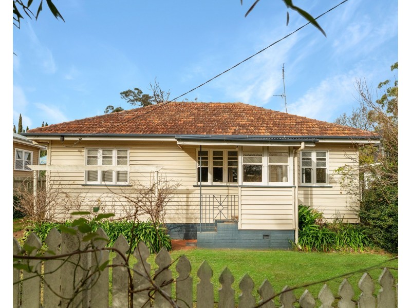 74C Mackenzie Street, Mount Lofty QLD 4350