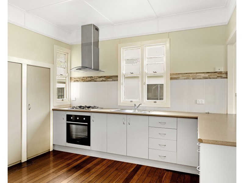 74C Mackenzie Street, Mount Lofty QLD 4350