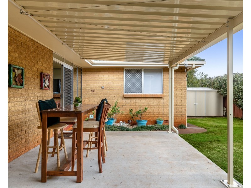 4 Koala Street, Harristown QLD 4350